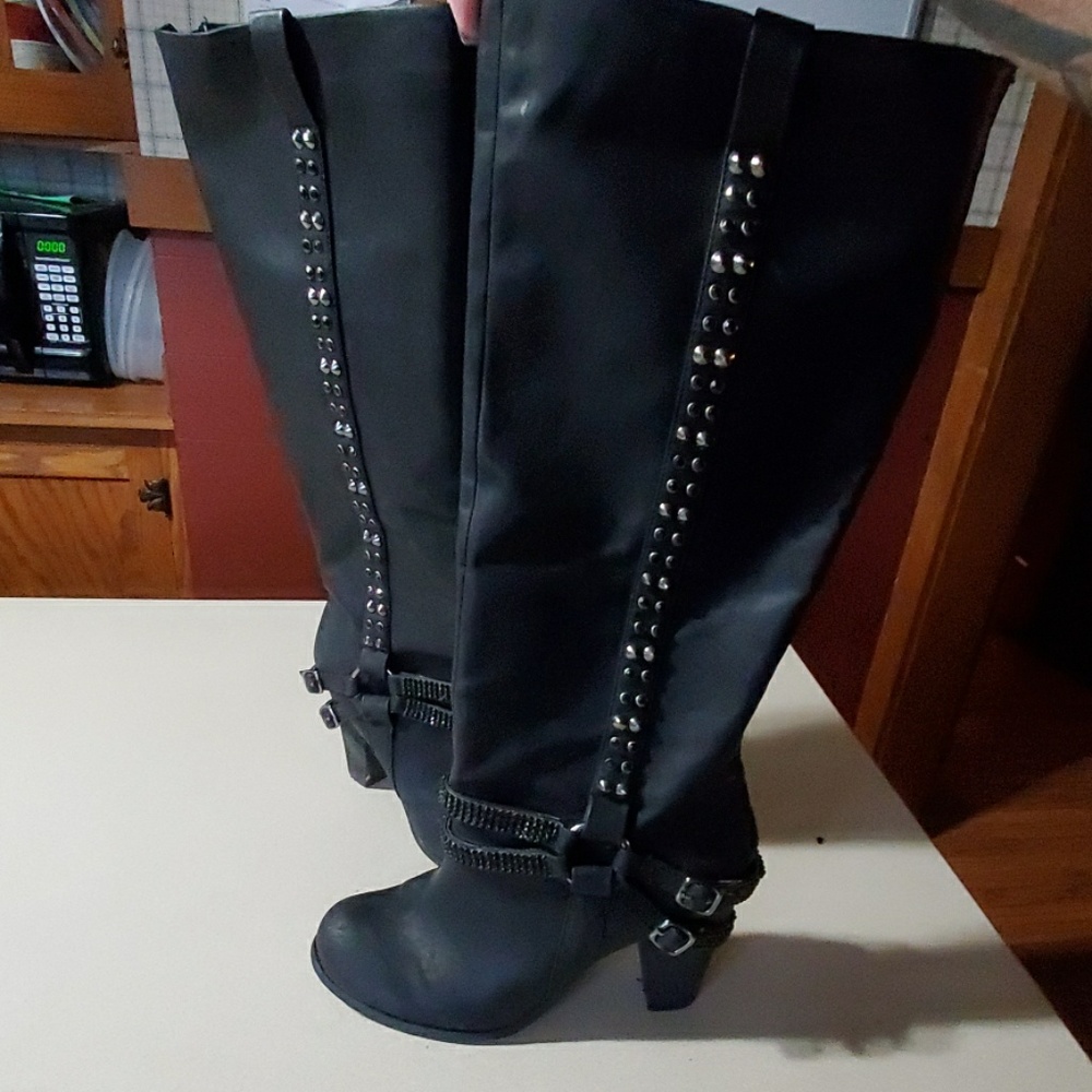Not rated boots 8.5